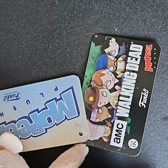 Funko Mopeez Walking Dead Daryl Dixon Plush with Free 5x7 Artwork - Picture 2 of 10